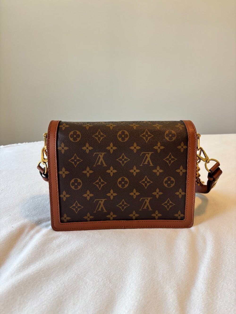 Louis Vuitton Dauphine MM Handbag - Picture 4 of 12
